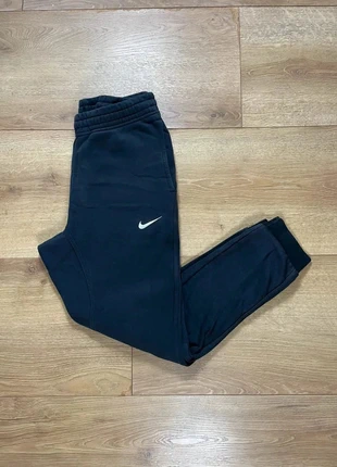 Jogging Nike Swoosh Noir Logo Brodé S, estado: Muy bueno, tamaño: S, 27,90 €, 30,00 € Protección al comprador Pro incluida