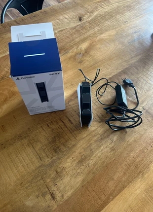 Station de rechargement Sony DualSense, marke: Sony, zustand: Sehr gut, 10,00 €, 11,20 € inklusive Vinted-Käuferschutz