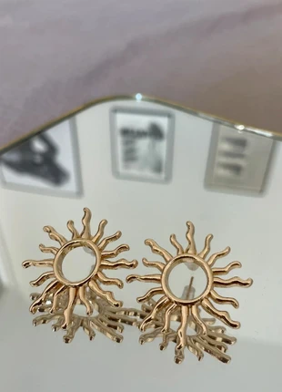 Boucles d’oreille acier inoxydable et zinc soleil doré, marke: Boutique Parisienne, zustand: Neu, 4,00 €, 4,90 € beinhaltet Vinted-Käuferschutz Pro