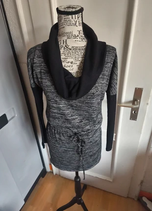 Robe à col boule noir et gris Mim Taille 38-40 neuve, merk: Mim, staat: Nieuw zonder prijskaartje, maat: M / 38 / 10, € 2,95, € 3,80 inclusief Kopersbescherming