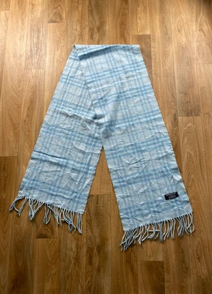 Écharpe en cachemire Burberry - Bleu clair - Très bon état, marque: Burberry, état: Très bon état, 40,00 €, 42,70 € Protection acheteurs incluse
