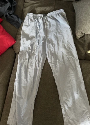 Pantalon Ralph Lauren, brand: Ralph Lauren, condizioni: Nuovo senza cartellino, taglia: S, €30.00, €32.20 include la Protezione acquisti