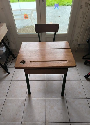 Bureau d'écolier, brand: sans, condition: Good, €45.00, €47.95 includes Buyer Protection