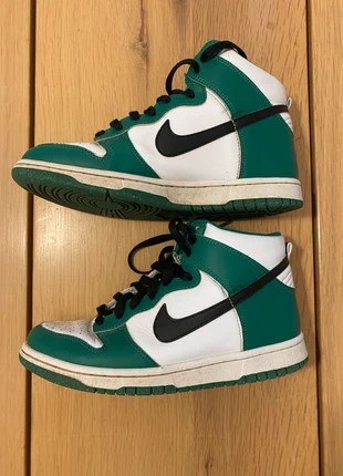 Baskets Nike Dunk High Rétro pour Enfant Junior taille 38.5 coloris Vert et Blanc, marca: Nike, estado: Muito bom, tamanho: 38, €15.00, €16.45 inclui Proteção do Comprador