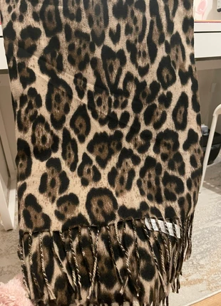 Écharpe en cachemire 100% | motif léopard, marque: Boutique indépendante, état: Très bon état, 15,00 €, 16,45 € Protection acheteurs incluse