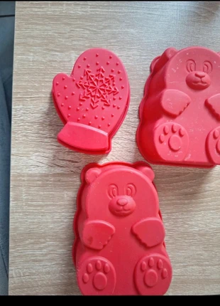 Lot moule a gâteau silicone, état: Neuf sans étiquette, 4,50 €, 5,43 € Protection acheteurs incluse