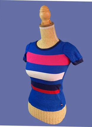 T-shirt Tommy Hilfiger Enfant - taille 5 ans, marque: Tommy Hilfiger, état: Bon état, taille: 5 ans / 110 cm, 8,00 €, 9,10 € Protection acheteurs (Pro) incluse