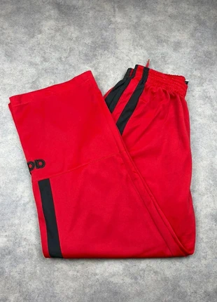 Jogging Adidas Vintage | Taille L | Couleur Rouge, Noir, marke: adidas, zustand: Sehr gut, größe: L, 18,99 €, 20,64 € beinhaltet Vinted-Käuferschutz Pro