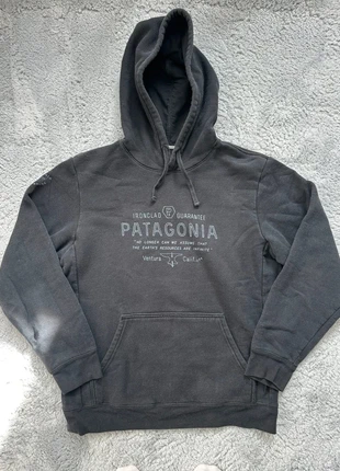 Pull à capuche Patagonia noir avec logo au centre taille M, marca: Patagonia, estado: Muy bueno, tamaño: M, 35,00 €, 37,45 € Protección al comprador Pro incluida