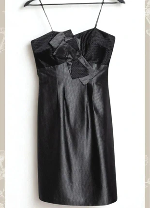 Robe noire satinée noeud papillon Akac Ecou – Taille 34, marca: akac ecou, estado: Muito bom, tamanho: XS / 34 / 6, €45.00, €47.95 inclui Proteção do Comprador