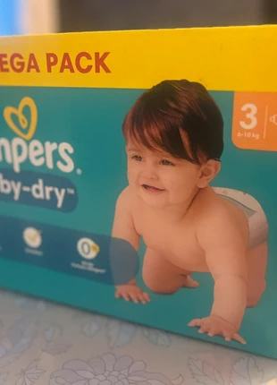 Couches Pampers Baby dry taille 3, marque: Pampers, état: Neuf avec étiquette, taille: 7–18 kg, 25,00 €, 26,95 € Protection acheteurs incluse