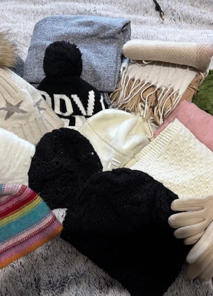 Hat and scarf bundle, brand: Bundle, condition: Good, size: M, £5.00, £5.95 includes Buyer Protection