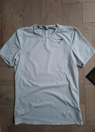 Gymshark T-Shirt (S), merk: Gymshark, staat: Heel goed, maat: S, € 9,00, € 10,15 inclusief Kopersbescherming