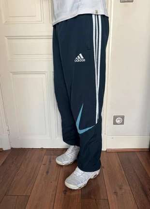 Vintage Adidas Trackpants, marque: adidas, état: Très bon état, taille: L, 35,00 €, 37,45 € Protection acheteurs (Pro) incluse
