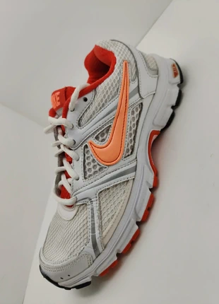 Sneakers Nike air Retaliate white pink taille 36,5, marke: Nike, zustand: Gut, größe: 36.5, 25,00 €, 26,95 € beinhaltet Vinted-Käuferschutz Pro