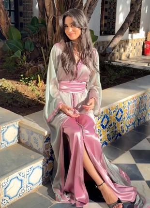 Robe brodée takchita karakou caftan algérien marocain khotba traditionnel mariage hlel henna, marque: CHIC, état: Neuf avec étiquette, taille: Taille unique, 150,00 €, 158,20 € Protection acheteurs incluse