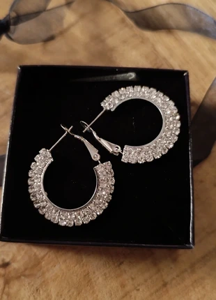 Strass ringen oorbellen, merk: Strass, staat: Nieuw zonder prijskaartje, € 5,00, € 5,95 inclusief Kopersbescherming