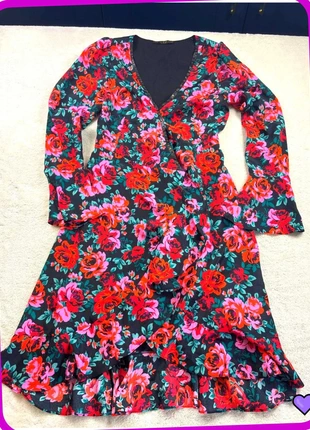 Robe à fleurs guess los angeles us: xs #0166, marke: GUESS, zustand: Sehr gut, größe: S / 36 / 8, 8,00 €, 9,10 € beinhaltet Vinted-Käuferschutz Pro