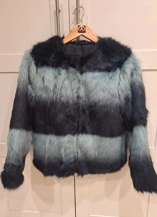 Faux Fur Striped Jacket – Blue & Black Elegance, marque: Vintage Dressing, état: Neuf sans étiquette, taille: S / 36 / 8, 34,90 €, 37,35 € Protection acheteurs incluse