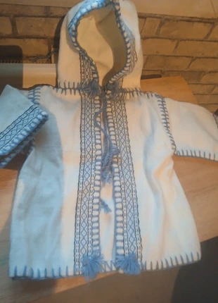 Veste laine berbere, marke: LAINE, zustand: Sehr gut, größe: 4 Jahre / 104, 5,00 €, 5,95 € inklusive Vinted-Käuferschutz