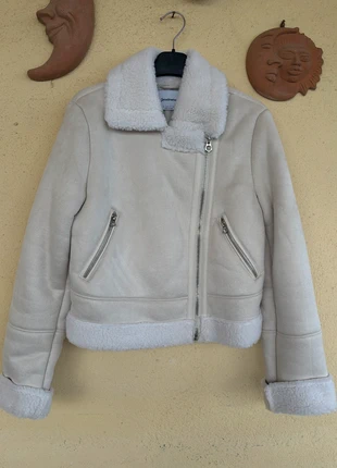 Giacca biker scamosciata effetto montone Stradivarius beige chiaro taglia S, marke: Stradivarius, zustand: Neu, größe: S / 36 / 8, 28,00 €, 30,10 € inklusive Vinted-Käuferschutz