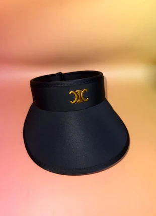 Casquette de yoga Celine, brand: Céline, condizioni: Nuovo con cartellino, taglia: Taglia unica, €55.00, €58.45 include la Protezione acquisti Pro