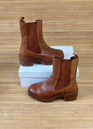 Boots jonak avec élastique cuir marron taille 36 très bon état, marca: Jonak, estado: Muy bueno, tamaño: 36, 74,00 €, 78,40 € Protección al comprador incluida