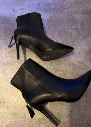 Bottines mi-hautes noir, marque: autres, état: Très bon état, taille: 39, 10,00 €, 11,20 € Protection acheteurs incluse