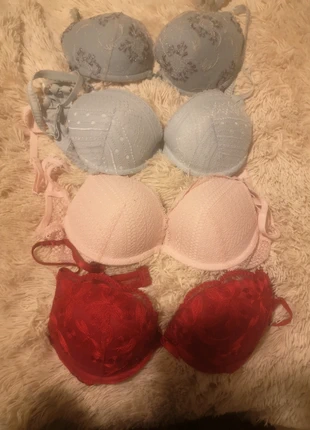 Lot 4 soutiens gorges, marke: Etam, zustand: Gut, größe: 75B, 5,00 €, 5,95 € inklusive Vinted-Käuferschutz