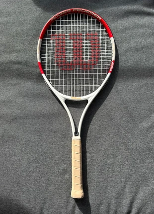 Tennisschläger von Wilson Roger Federer Edition, marke: Wilson, zustand: Gut, 17,00 €, 18,55 € inklusive Vinted-Käuferschutz