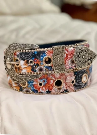 Ceinture fleurie vintage à œillets et boucle sculptée – style bohème western, marque: Bai Amour, état: Très bon état, taille: 110 cm, 15,99 €, 17,49 € Protection acheteurs incluse