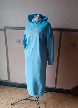 Robe capuche 10 ans, merk: Shein, staat: Nieuw zonder prijskaartje, maat: 10 jaar / 140 cm, € 5,00, € 5,95 inclusief Kopersbescherming