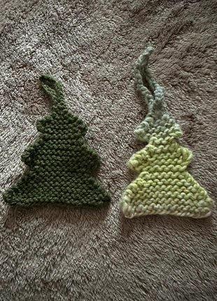 Lot de 2 sapins tricotés – décorations à suspendre, marque: Fait Main, état: Neuf avec étiquette, 3,00 €, 3,85 € Protection acheteurs incluse