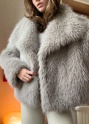 Veste en fausse fourrure, brand: Boutique indépendante, condition: Very good, size: S / 36 / 8, €45.00, €47.95 includes Buyer Protection