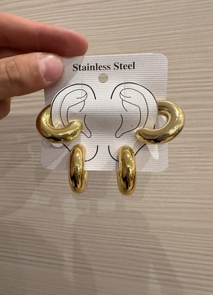 Sei orecchini oro acciaio inox, brand: INOX, condizioni: Nuovo senza cartellino, €6.00, €7.00 include la Protezione acquisti