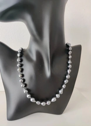 Collier de fantaisie imitation de perles baroques grises, marque: Fantaisie, état: Très bon état, 6,00 €, 7,00 € Protection acheteurs (Pro) incluse