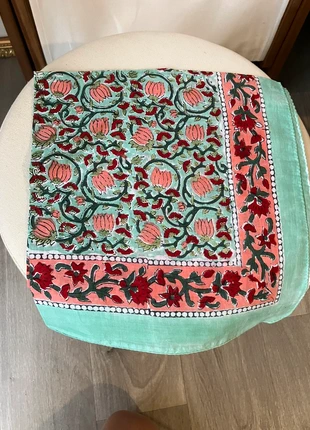Foulard indien block print 56*56, marca: cotignac, estado: Novo com etiquetas, €13.00, €14.35 inclui Proteção do Comprador Pro