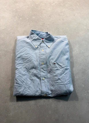 Chemise tommy Hilfiger taille Mtrès bon état, marque: Tommy Hilfiger, état: Très bon état, taille: M, 15,00 €, 16,45 € Protection acheteurs (Pro) incluse
