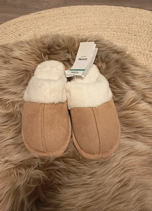 Hausschuhe, marque: Sinsay, état: Neuf avec étiquette, taille: 40, 7,00 €, 8,05 € Protection acheteurs incluse