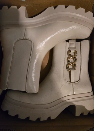 Bottines Blanches à Chaîne Dorée, état: Neuf sans étiquette, taille: 40, 20,59 €, 22,32 € Protection acheteurs incluse