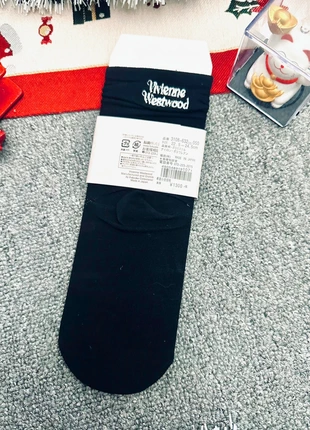 Chaussettes Vivienne Westwood – Noires simples logo brodé blanc, marque: Vivienne Westwood, état: Très bon état, taille: Taille unique, 12,00 €, 13,30 € Protection acheteurs (Pro) incluse