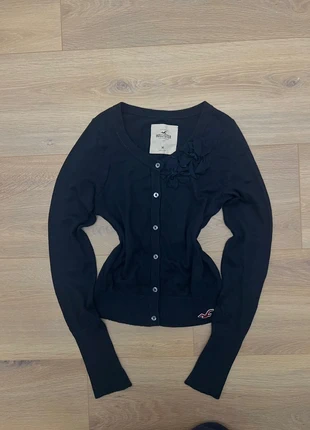 vintage early 2000s old label Hollister navy button up cardigan knit with floral embroidery, brand: Hollister, condition: Very good, size: M / UK 12-14, £25.99, £27.99 includes Buyer Protection