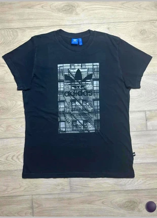 T-shirt adidas / Noir / L, marque: adidas, état: Très bon état, taille: L, 10,00 €, 11,20 € Protection acheteurs incluse