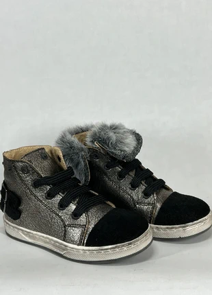 Nieuwe leren vetersneaker 26, merk: Piedro, staat: Nieuw zonder prijskaartje, maat: 26, € 28,50, € 30,63 inclusief Kopersbescherming Pro