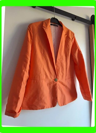 Blazer orange Zara taille M, marque: Zara, état: Très bon état, taille: M / 38 / 10, 12,00 €, 13,30 € Protection acheteurs (Pro) incluse