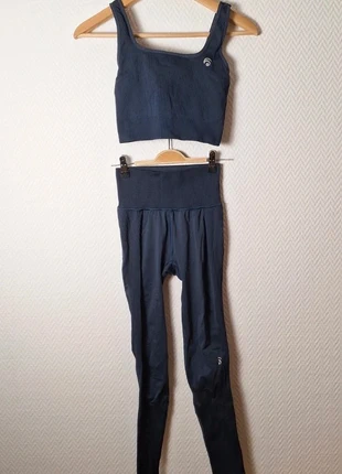 Ensemble brassière + legging Oceans Apart taille XS couleur bleu marine, marque: Oceans Apart, état: Bon état, taille: XS / 34 / 6, 28,00 €, 30,10 € Protection acheteurs (Pro) incluse