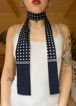 Blauw sjaaltje polka dot wit chic, staat: Heel goed, € 4,50, € 5,43 inclusief Kopersbescherming