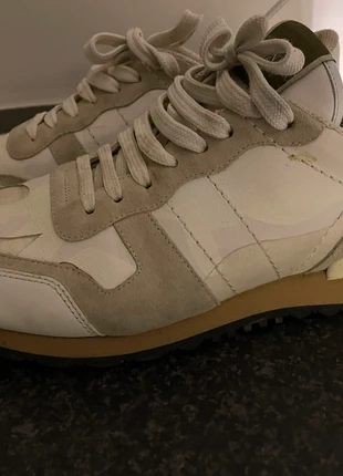 Valentino Garavani Rockrunner Sneakers Beige / Lichtgrijs Maat 41 Designerschoenen, marca: Valentino, estado: Muy bueno, tamaño: 41, 179,00 €, 188,65 € Protección al comprador incluida