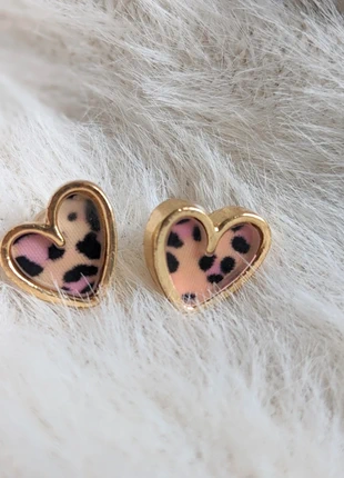 Boucles d'oreilles dorées fantaisie petits cœurs léopard beige 1 cm tendance, marque: les petits V, état: Très bon état, 5,50 €, 6,48 € Protection acheteurs (Pro) incluse