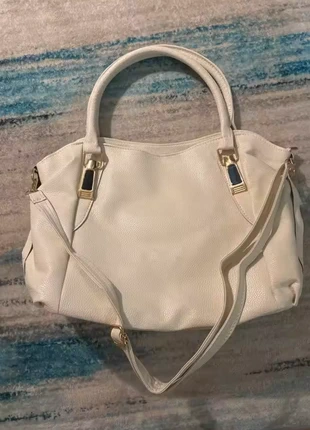 White leather dome top handbag with shoulder strap, marque: Vintage Love, état: Très bon état, 49,00 €, 52,15 € Protection acheteurs incluse